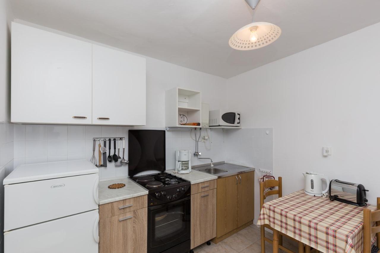 Apartments Miskovic Donje Celo Chambre photo